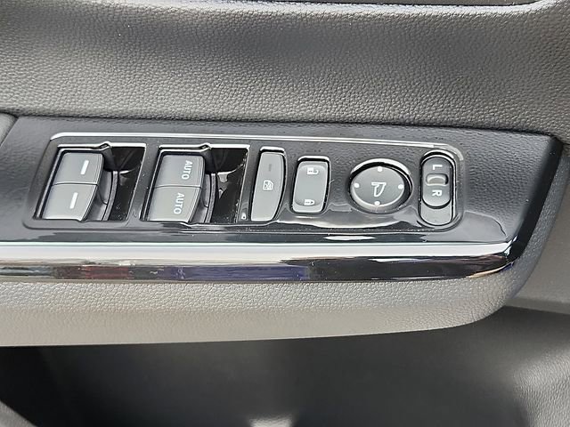 Used 2025 Honda CR-V Sport image 26