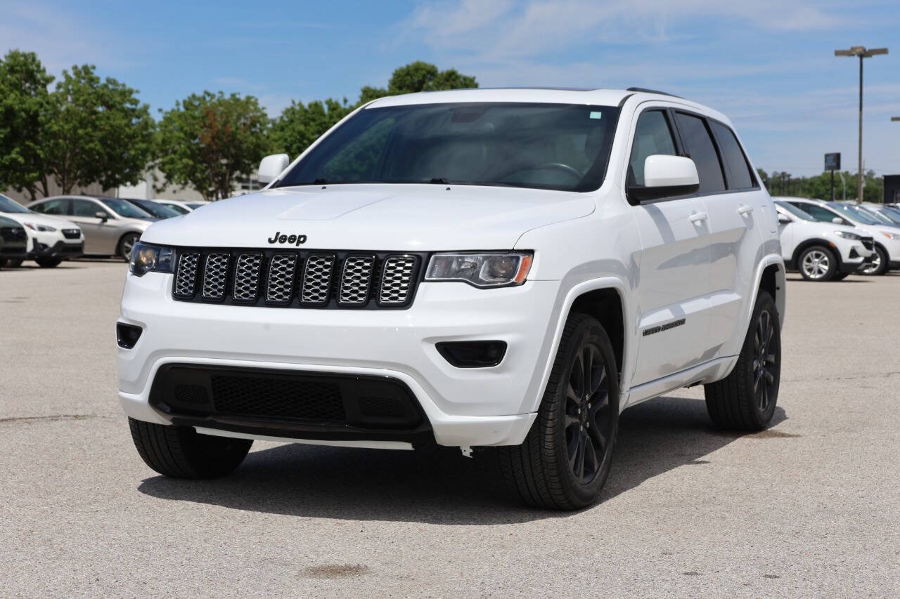Used 2021 Jeep Grand Cherokee Laredo X AWD/4WD image 6
