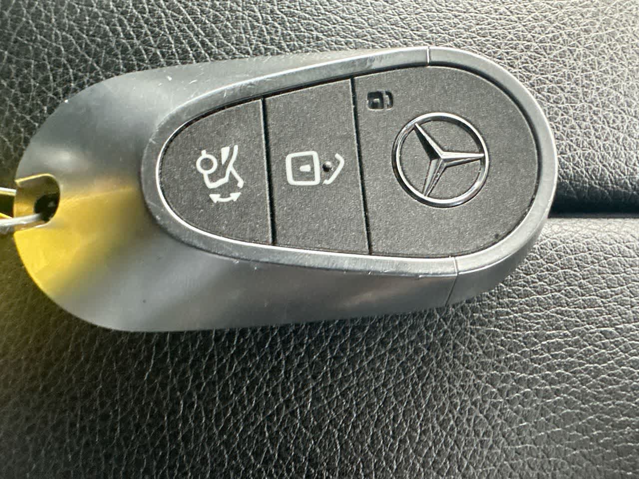 Used 2025 Mercedes-Benz GLC 300 4MATIC w/ AMG Line image 28
