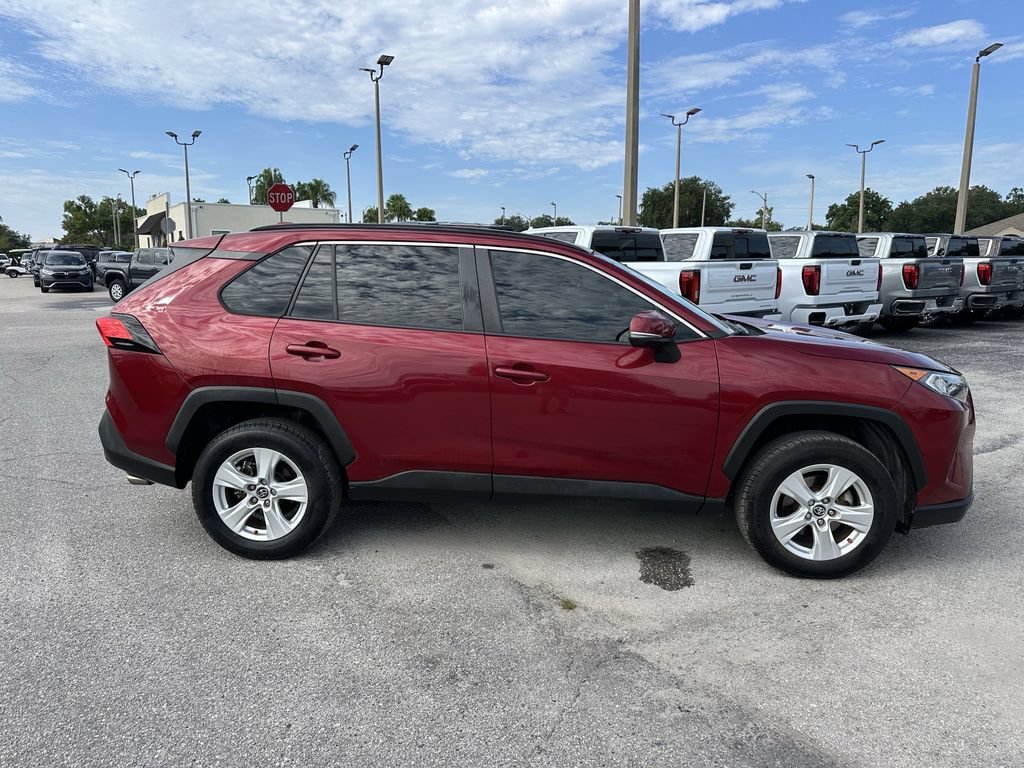 Used 2020 Toyota RAV4 XLE w/ Convenience Package FWD image 4