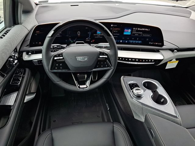 New 2027 Cadillac Optiq Luxury w/ LPO, Floor Liner Package AWD/4WD image 7