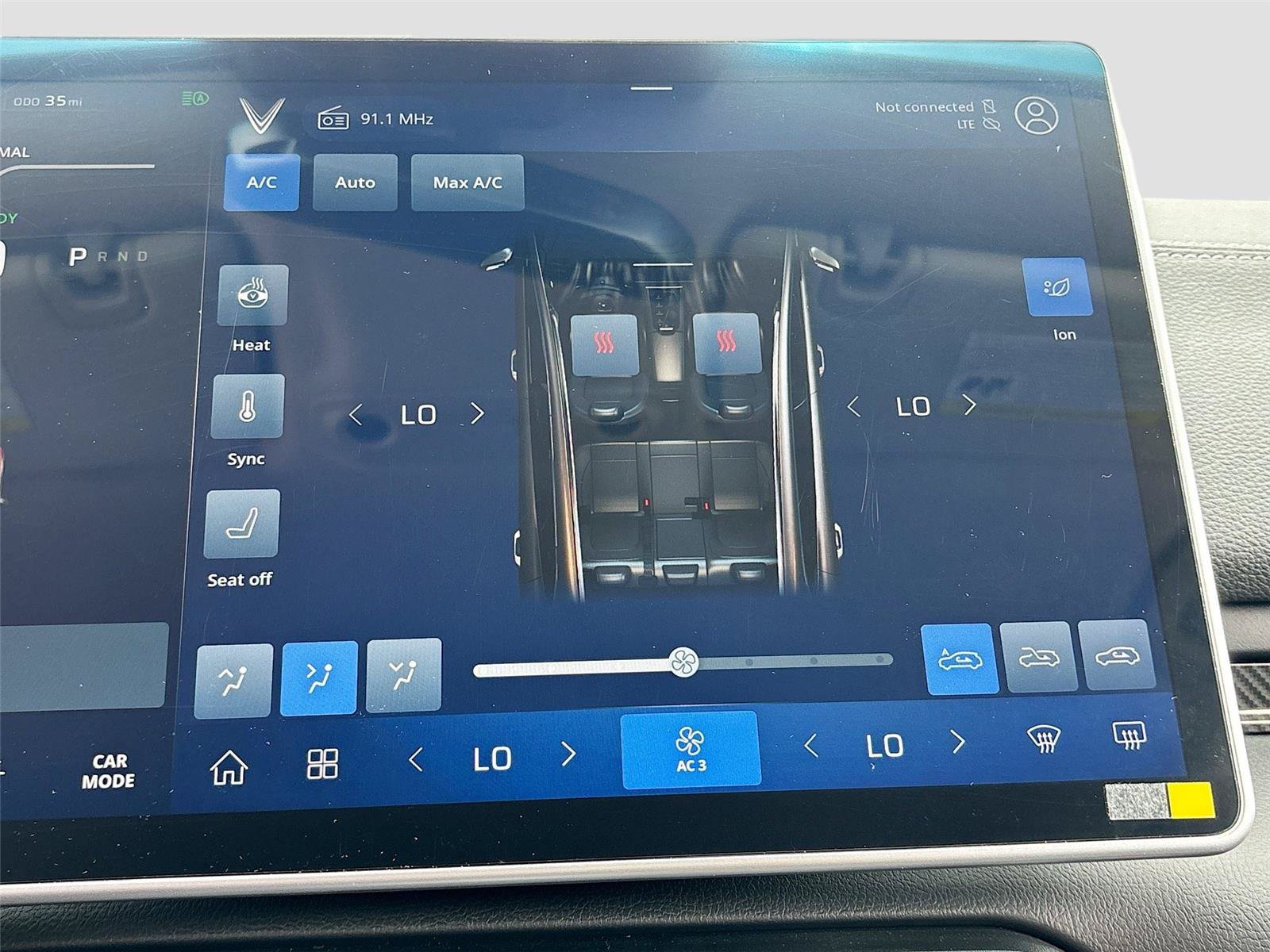 New 2025 VinFast VF 8 Eco AWD/4WD image 15