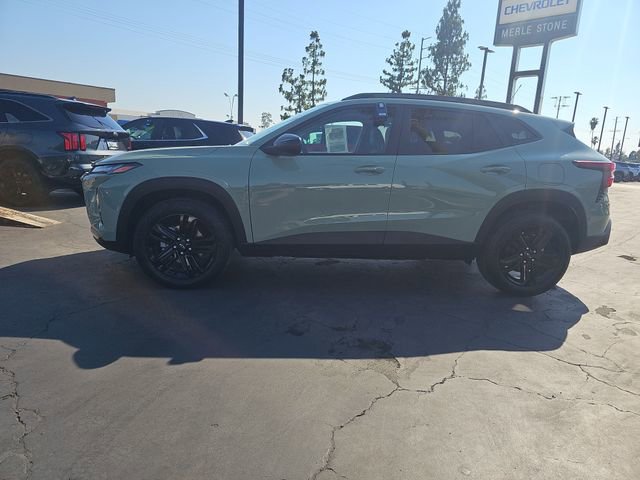 Used 2025 Chevrolet Trax ACTIV w/ Sunroof Package FWD image 4