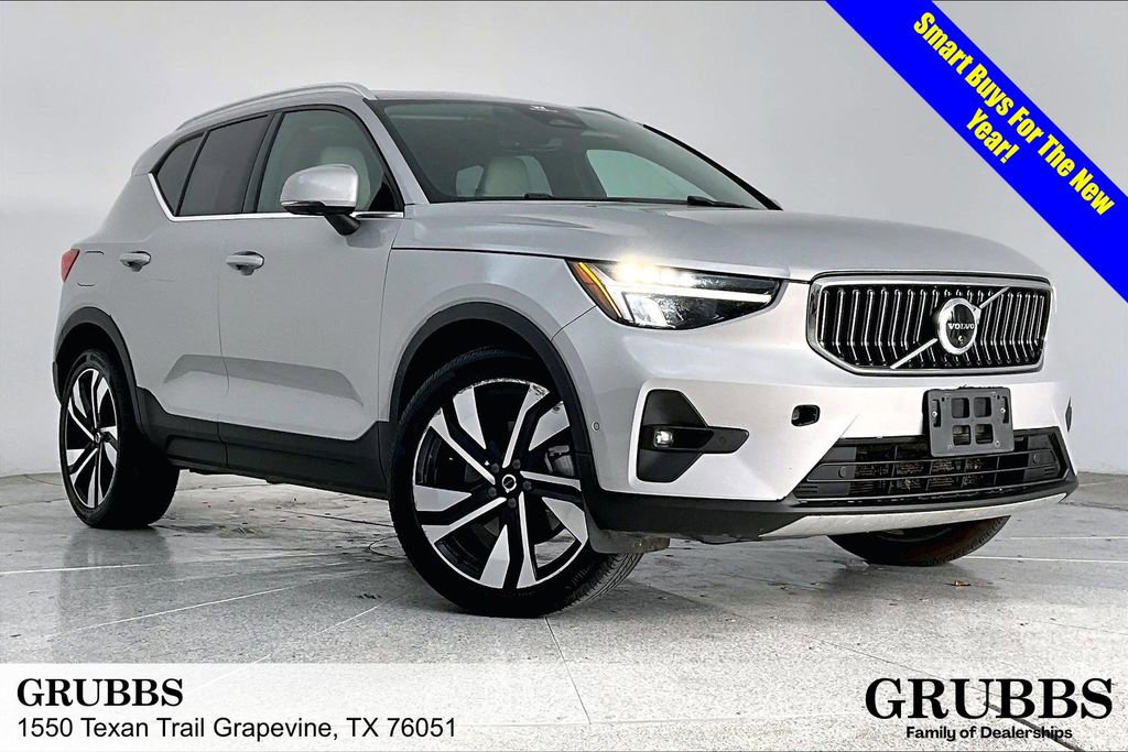 Certified 2023 Volvo XC40 B5 Plus image 1