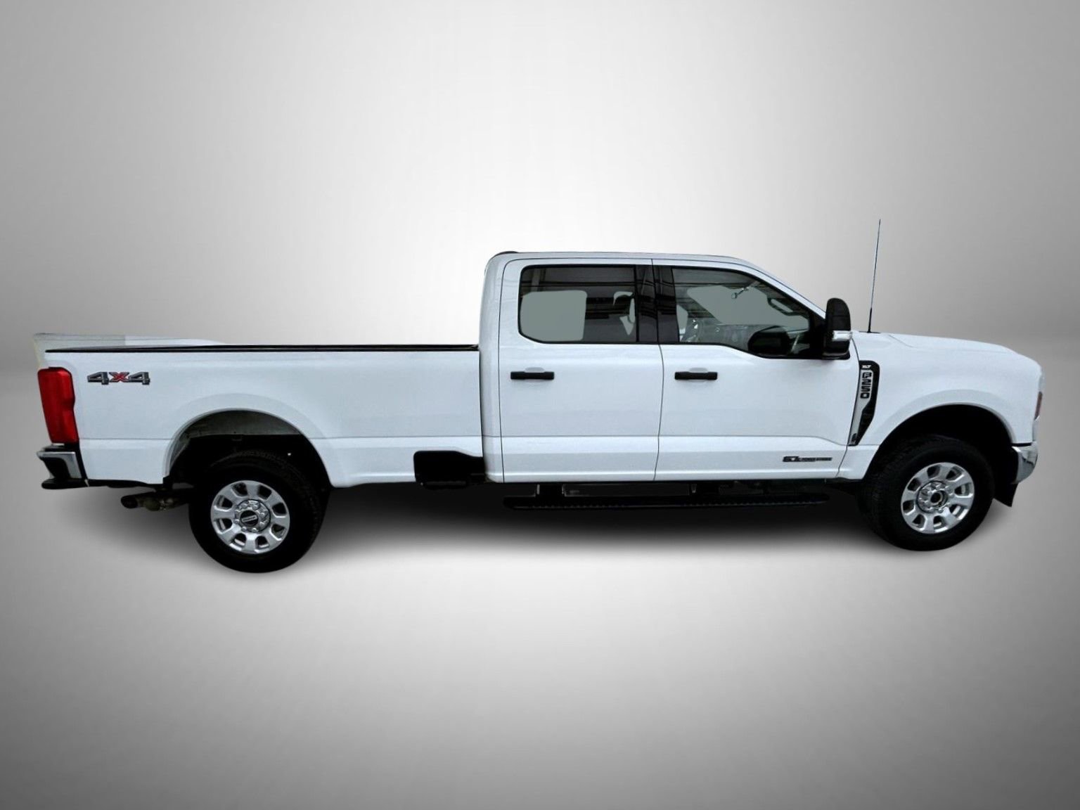 Used 2024 Ford F250 XLT image 4