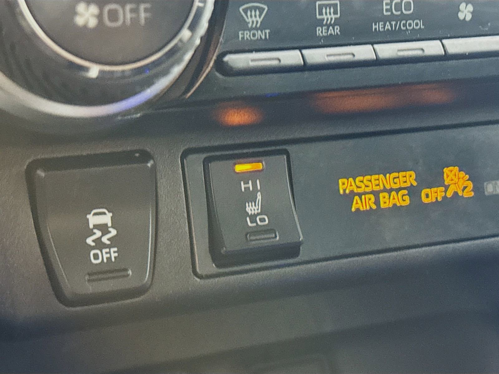 Certified 2021 Toyota RAV4 XLE w/ Convenience Package image 17