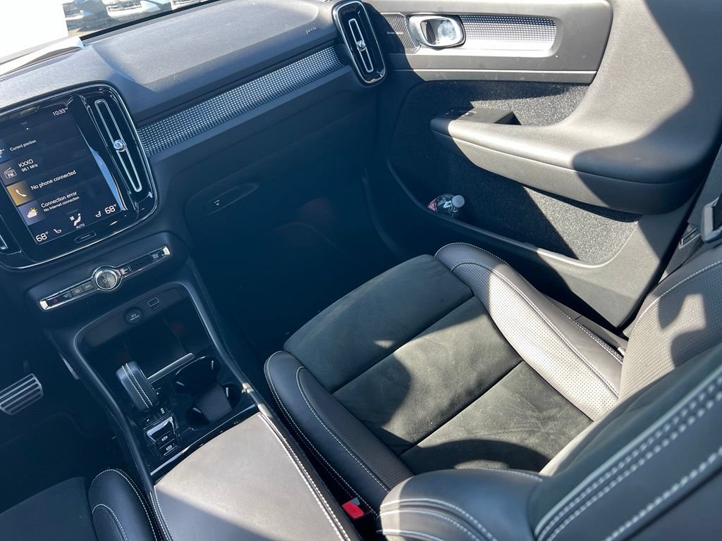 Used 2019 Volvo XC40 T5 R-Design AWD/4WD image 11