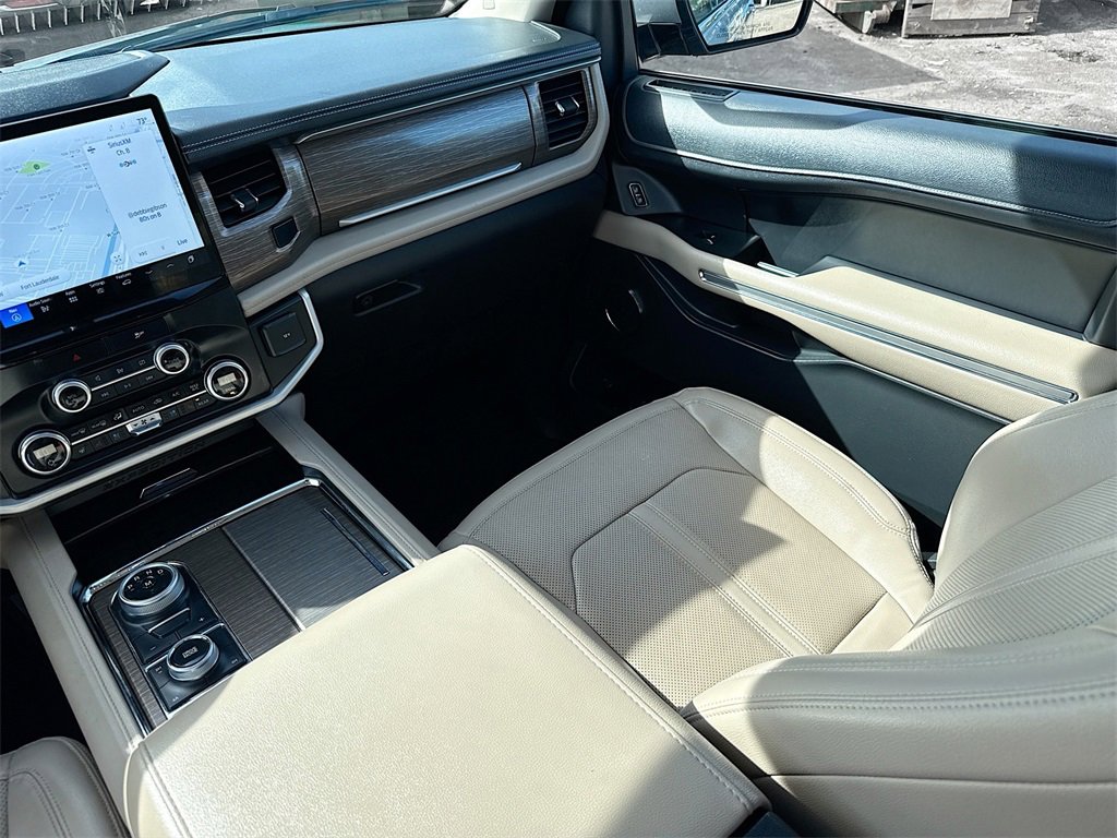Used 2023 Ford Expedition Limited image 26