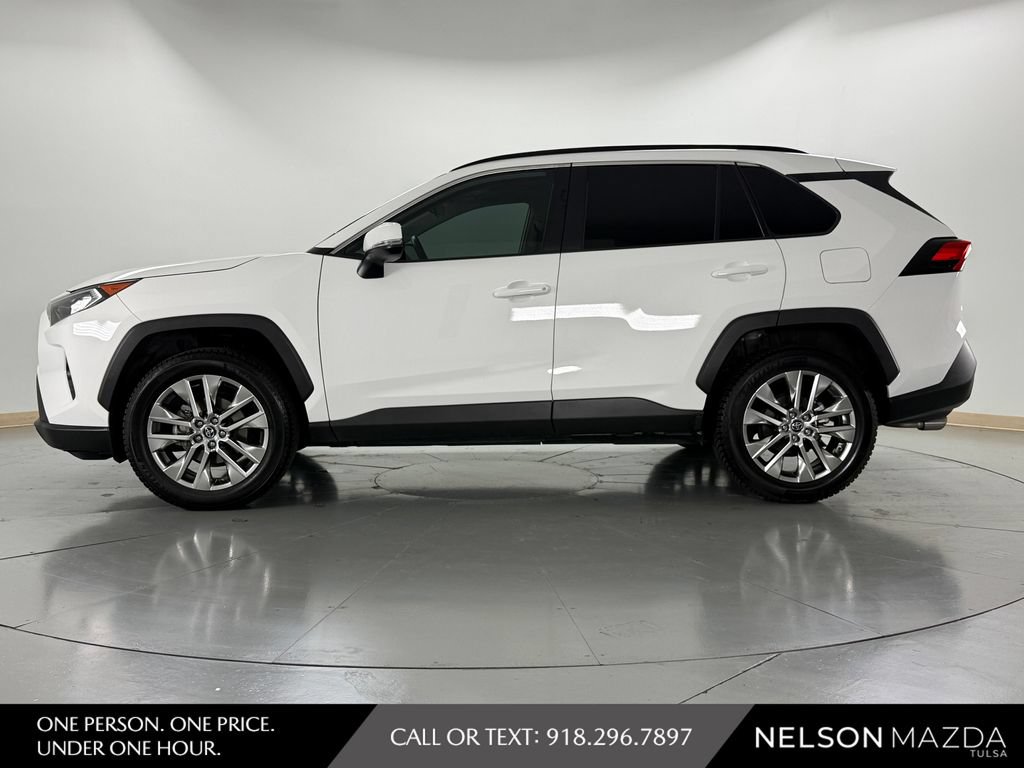 Used 2020 Toyota RAV4 XLE Premium FWD image 9