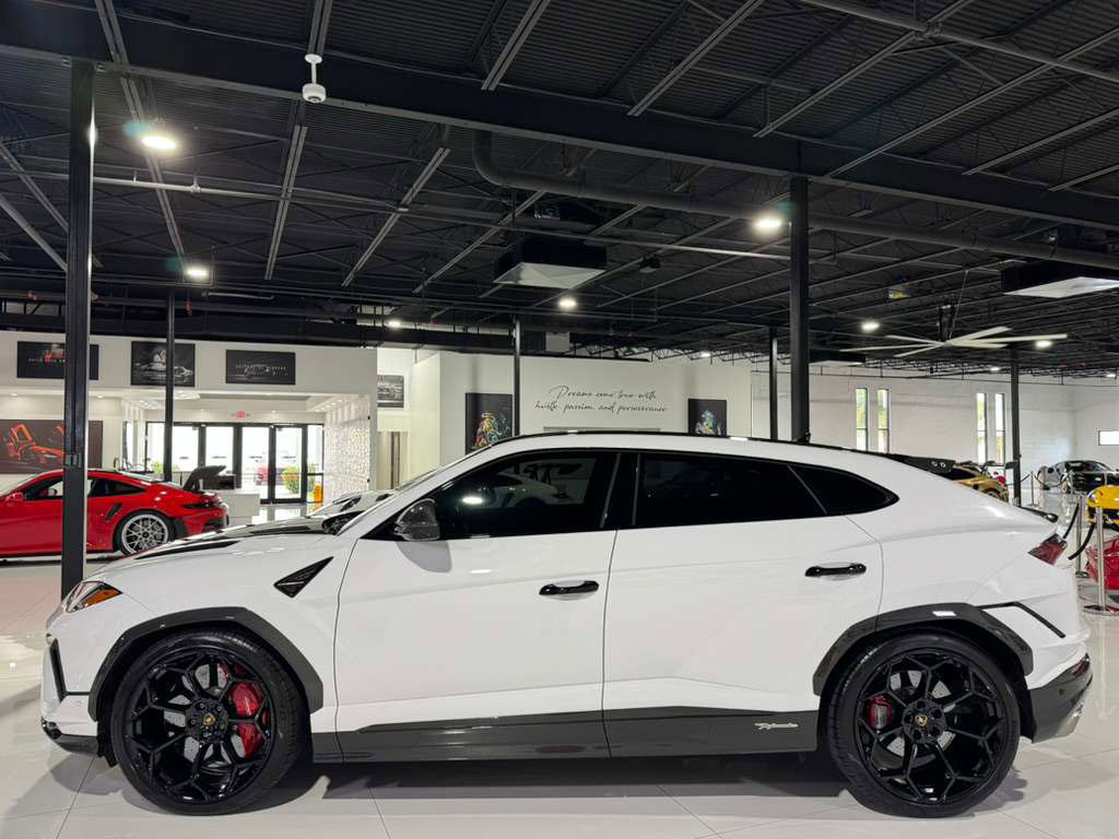 Used 2023 Lamborghini Urus Performante image 4