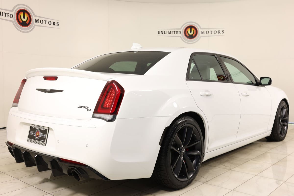 Used 2023 Chrysler 300 C RWD image 3