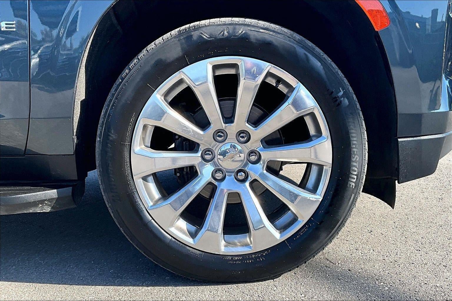 Used 2021 Chevrolet Tahoe Premier w/ Premium Package AWD/4WD image 9