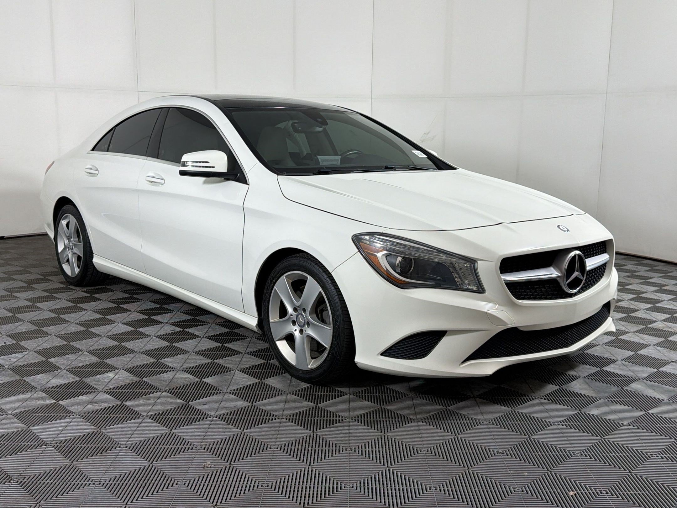 Used 2015 Mercedes-Benz CLA 250 4MATIC image 7