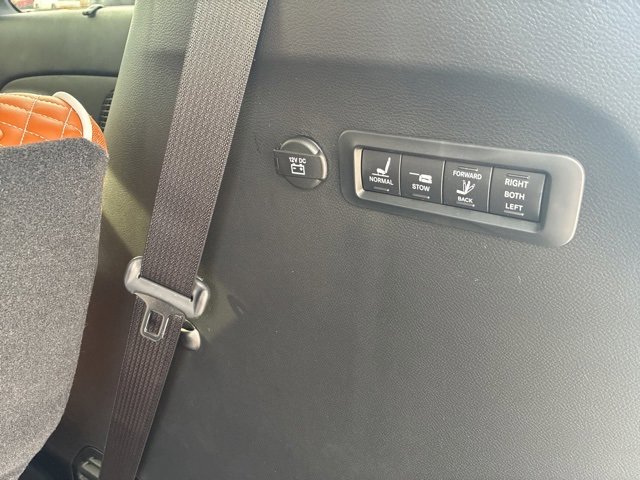 New 2026 Chrysler Pacifica Pinnacle w/ Trailer Tow Group image 31