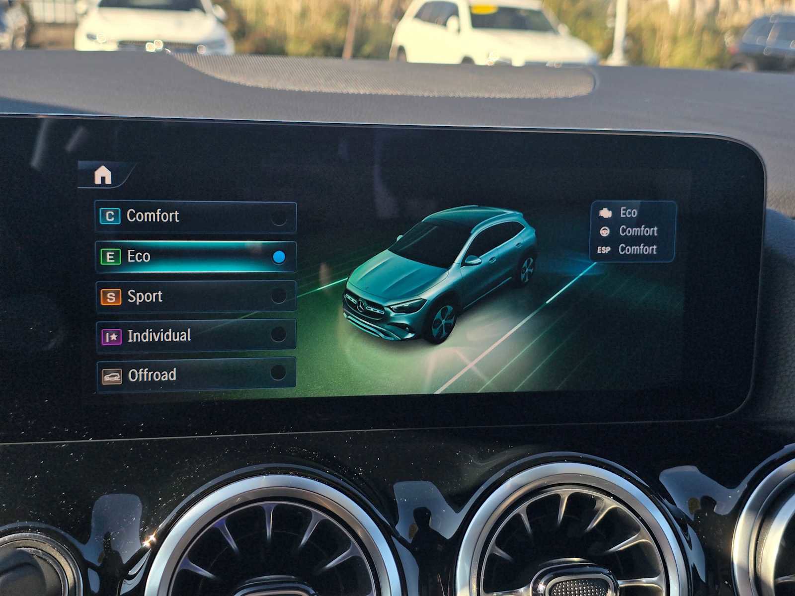 Used 2025 Mercedes-Benz GLA 250 4MATIC image 34