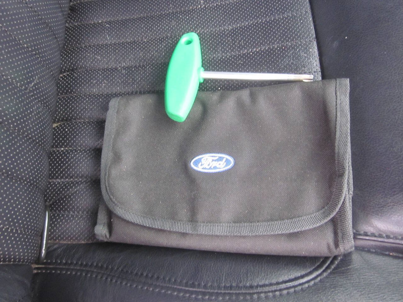 Used 2004 Ford Thunderbird RWD image 14