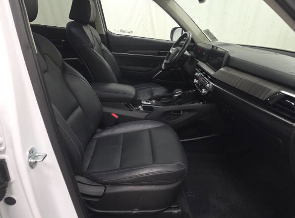 Used 2023 Kia Telluride EX image 11