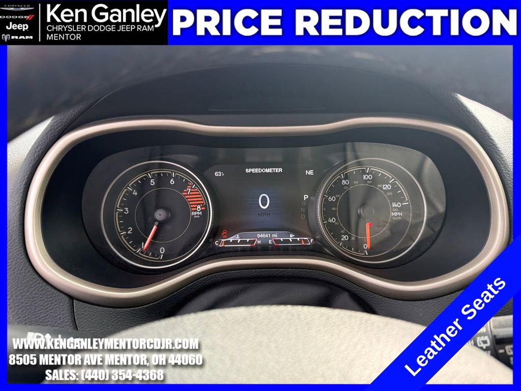 Used 2017 Jeep Cherokee Limited w/ Luxury Group AWD/4WD image 14