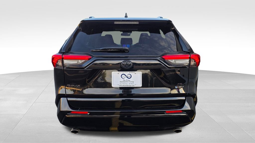 Used 2025 Toyota RAV4 SE w/ Weather & Moonroof Package image 6