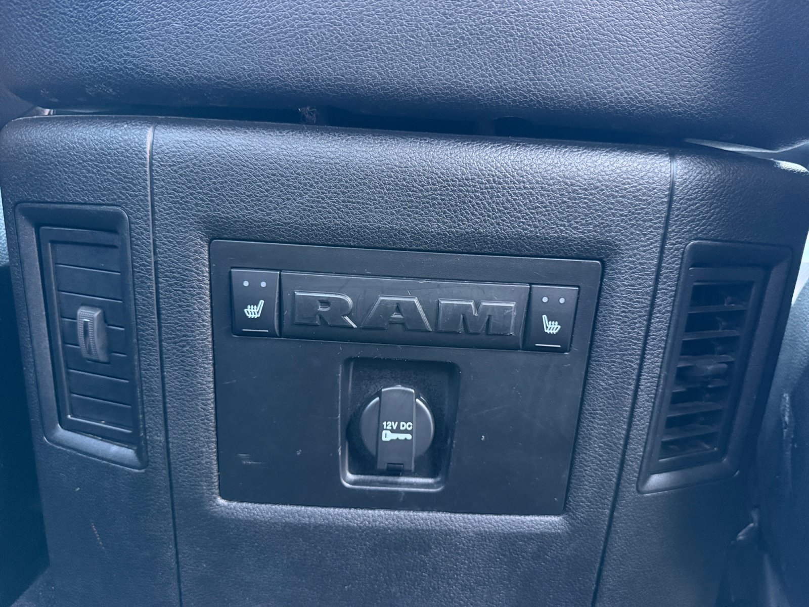 Used 2013 RAM 1500 Laramie Longhorn w/ Convenience Group AWD/4WD image 32