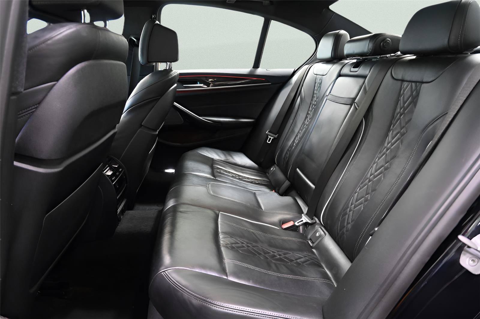 Used 2017 BMW 540i xDrive AWD/4WD image 13