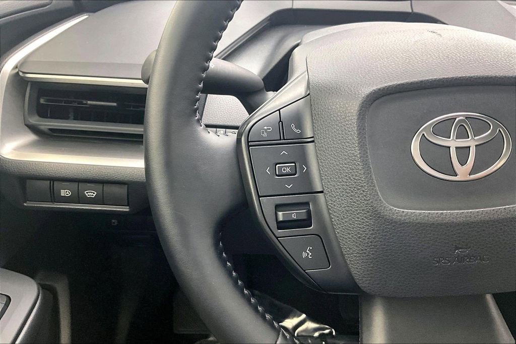 Used 2025 Toyota Prius LE image 18