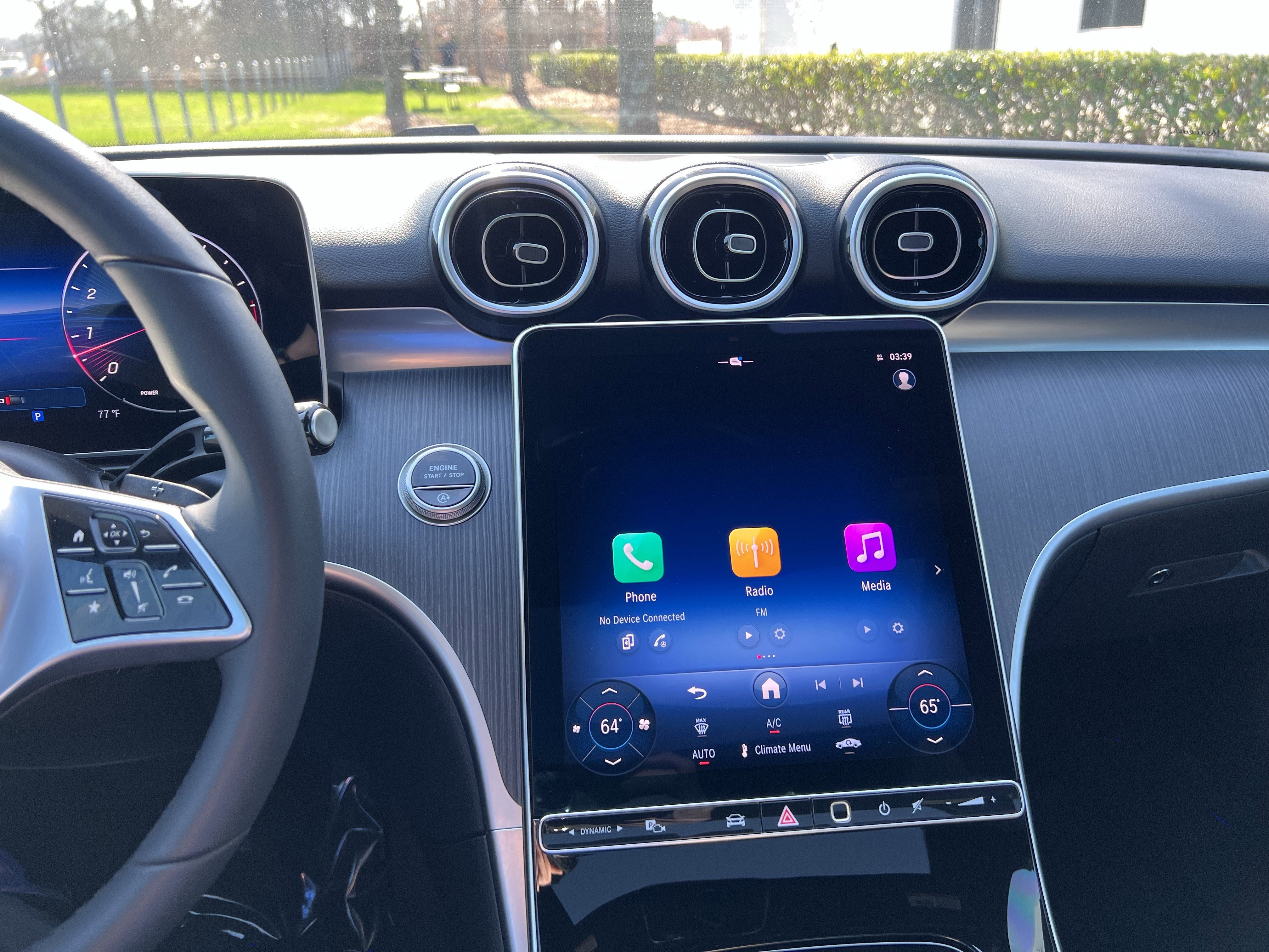 Used 2025 Mercedes-Benz C 300 Sedan image 31