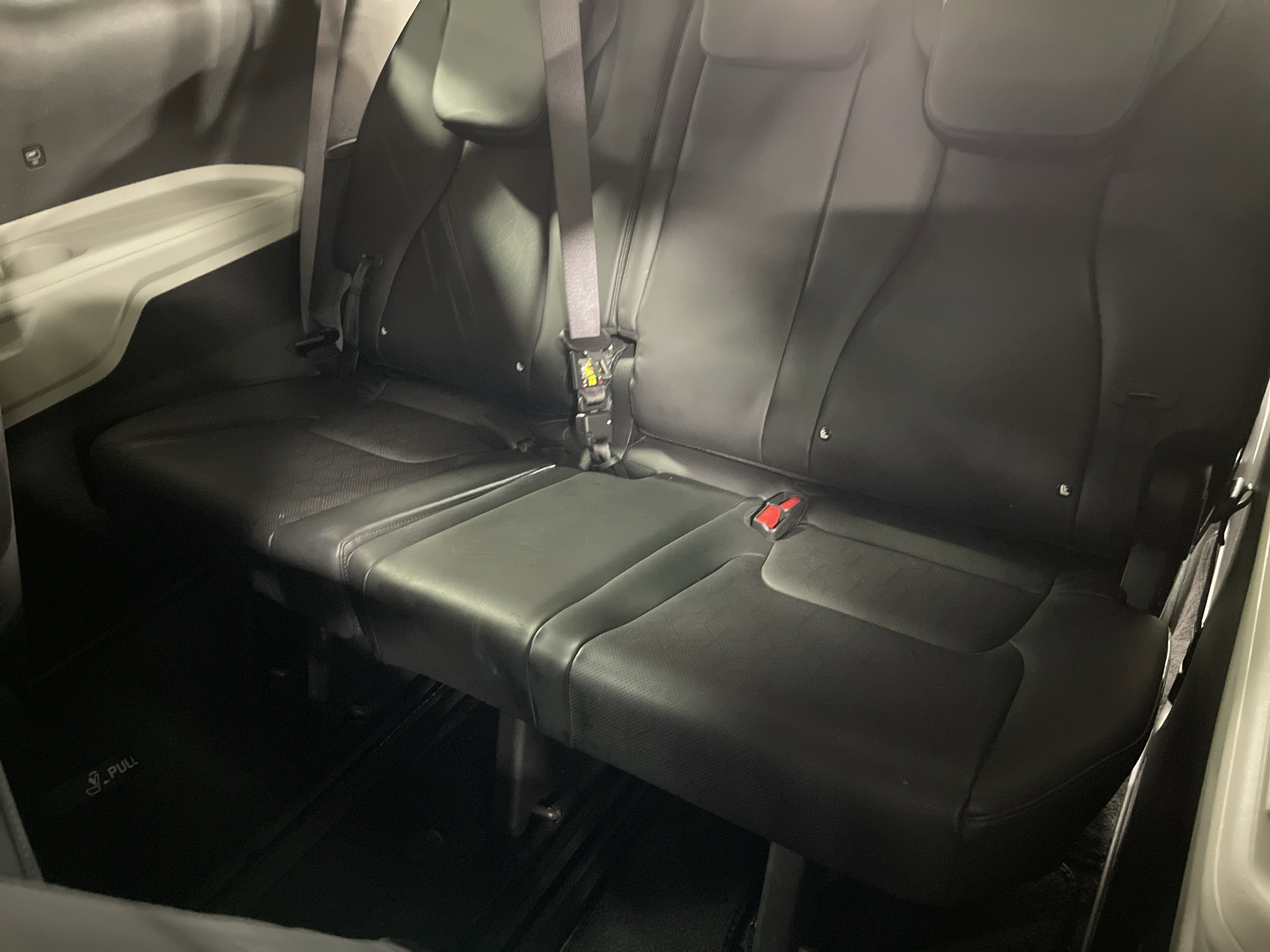 Used 2023 Kia Carnival LX image 12