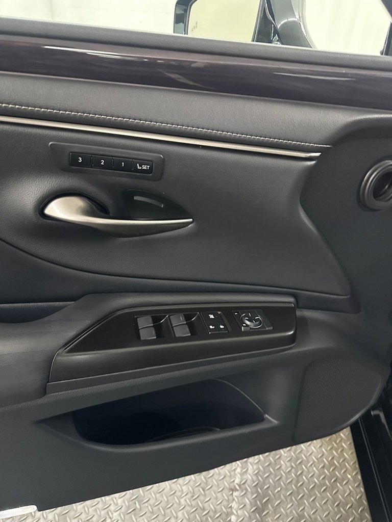 Used 2019 Lexus ES 350 w/ Accessory Package 2 FWD image 9