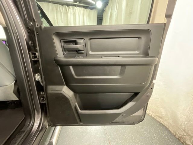 Used 2015 RAM 1500 Express AWD/4WD image 23
