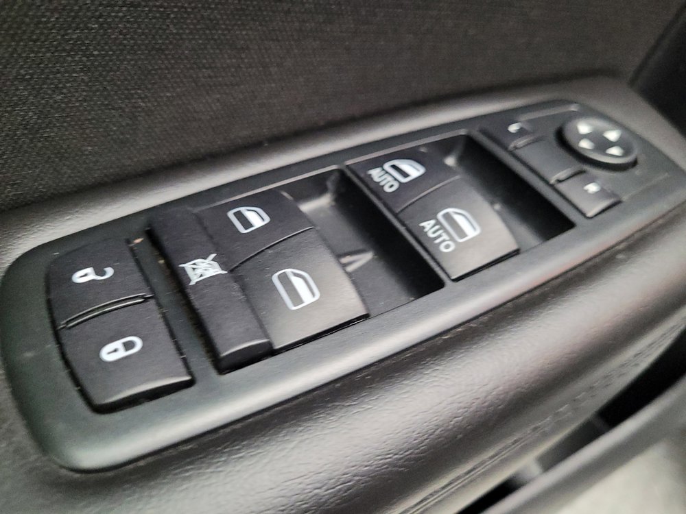 Used 2015 Chrysler 200 Limited w/ Convenience Group FWD image 27