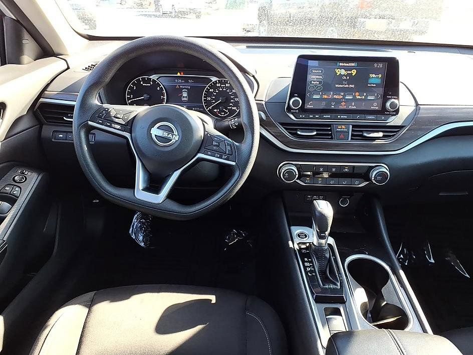 Used 2024 Nissan Altima 2.5 SV AWD/4WD image 20