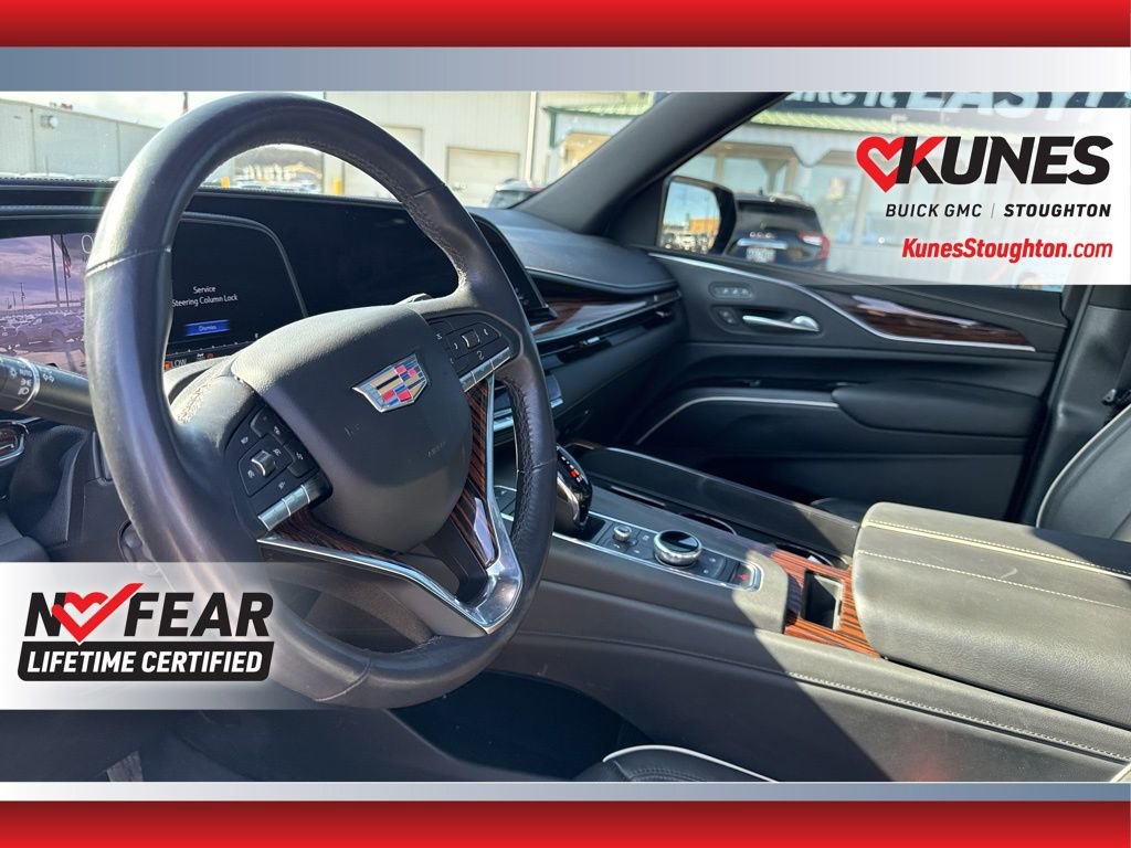 Used 2023 Cadillac Escalade Premium Luxury image 19