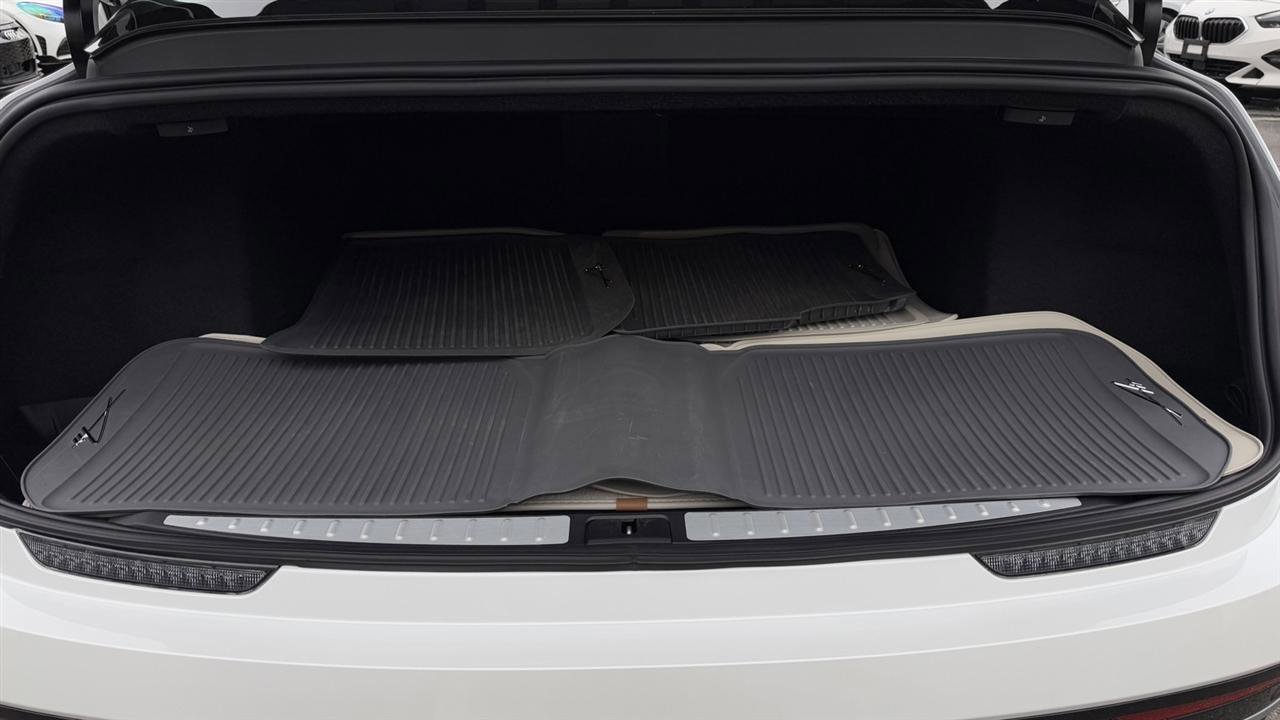 Used 2023 Lucid Air Grand Touring image 11