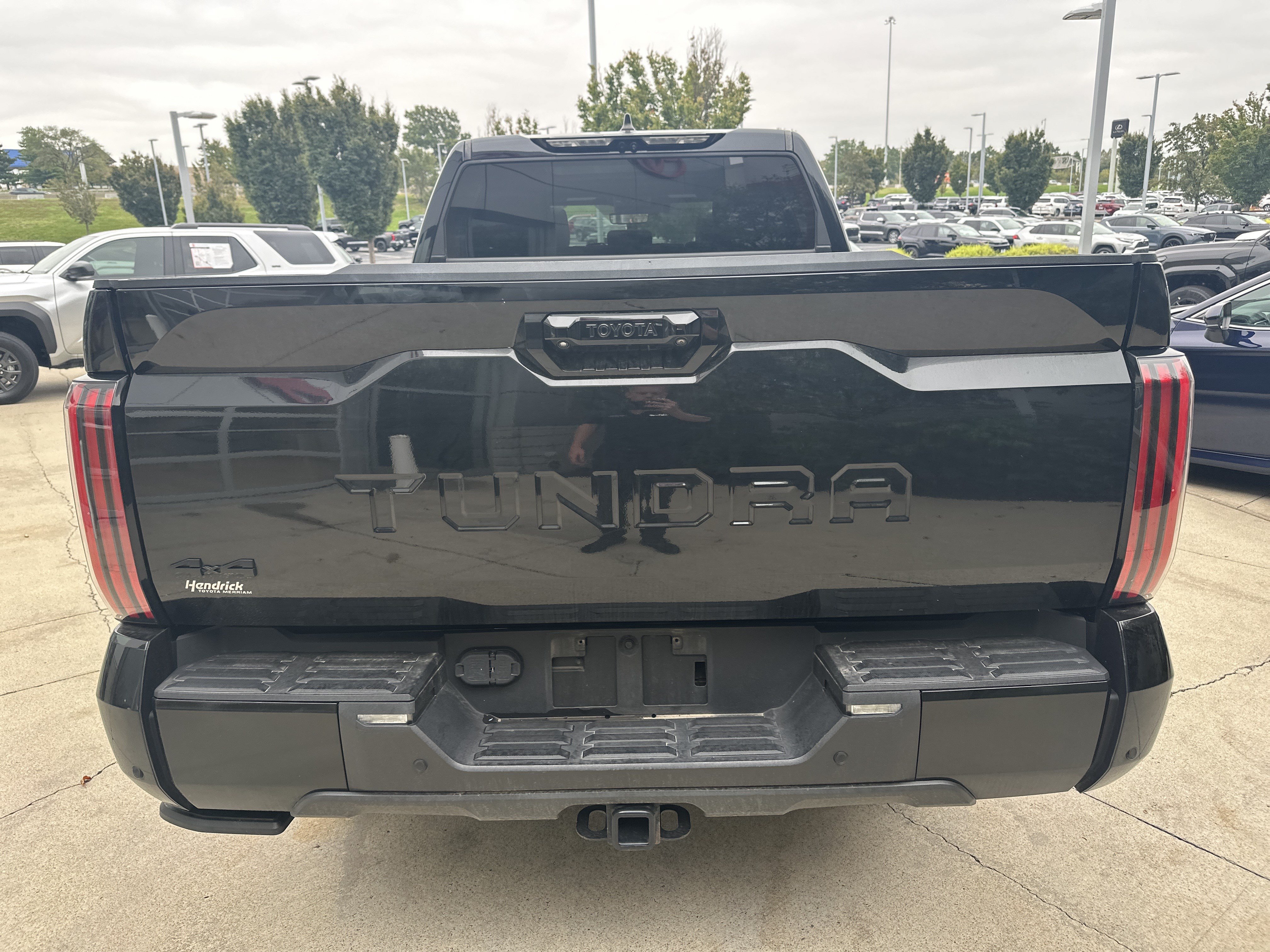 Used 2024 Toyota Tundra Platinum AWD/4WD image 8