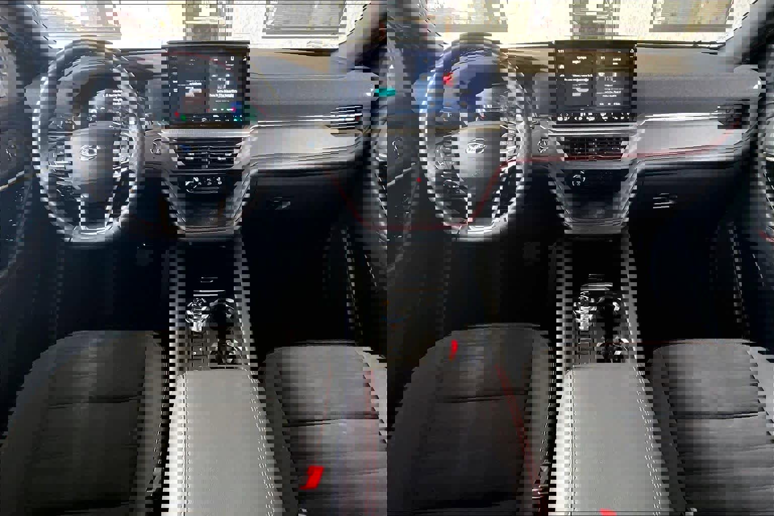 Certified 2025 Ford Explorer ST-Line w/ ST-Line Street Pack image 15