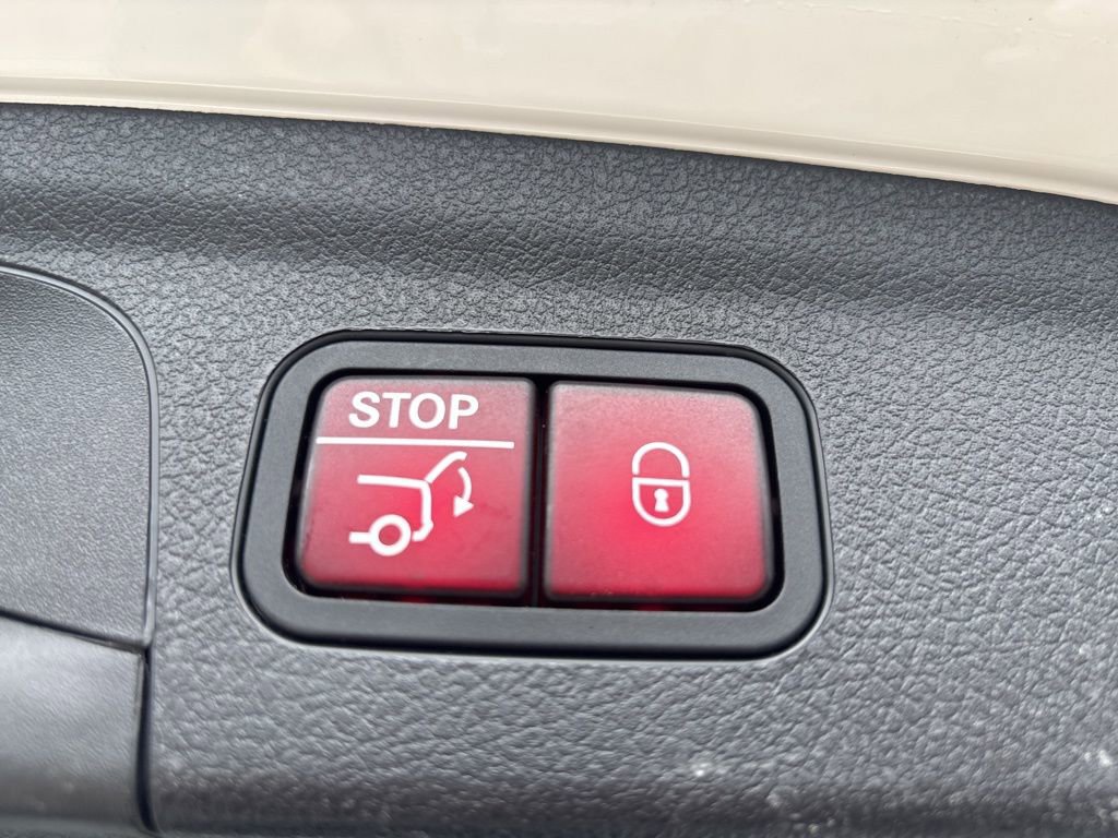 Used 2022 Mercedes-Benz GLE 350 4MATIC w/ Premium Package image 18