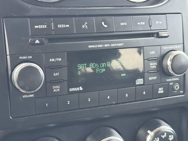 Used 2014 Jeep Patriot Latitude FWD image 24