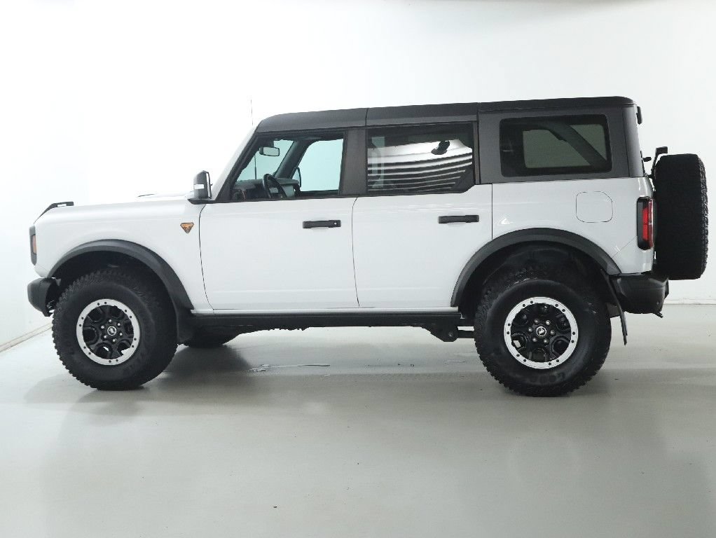 Used 2023 Ford Bronco Badlands w/ Sasquatch Package AWD/4WD image 40