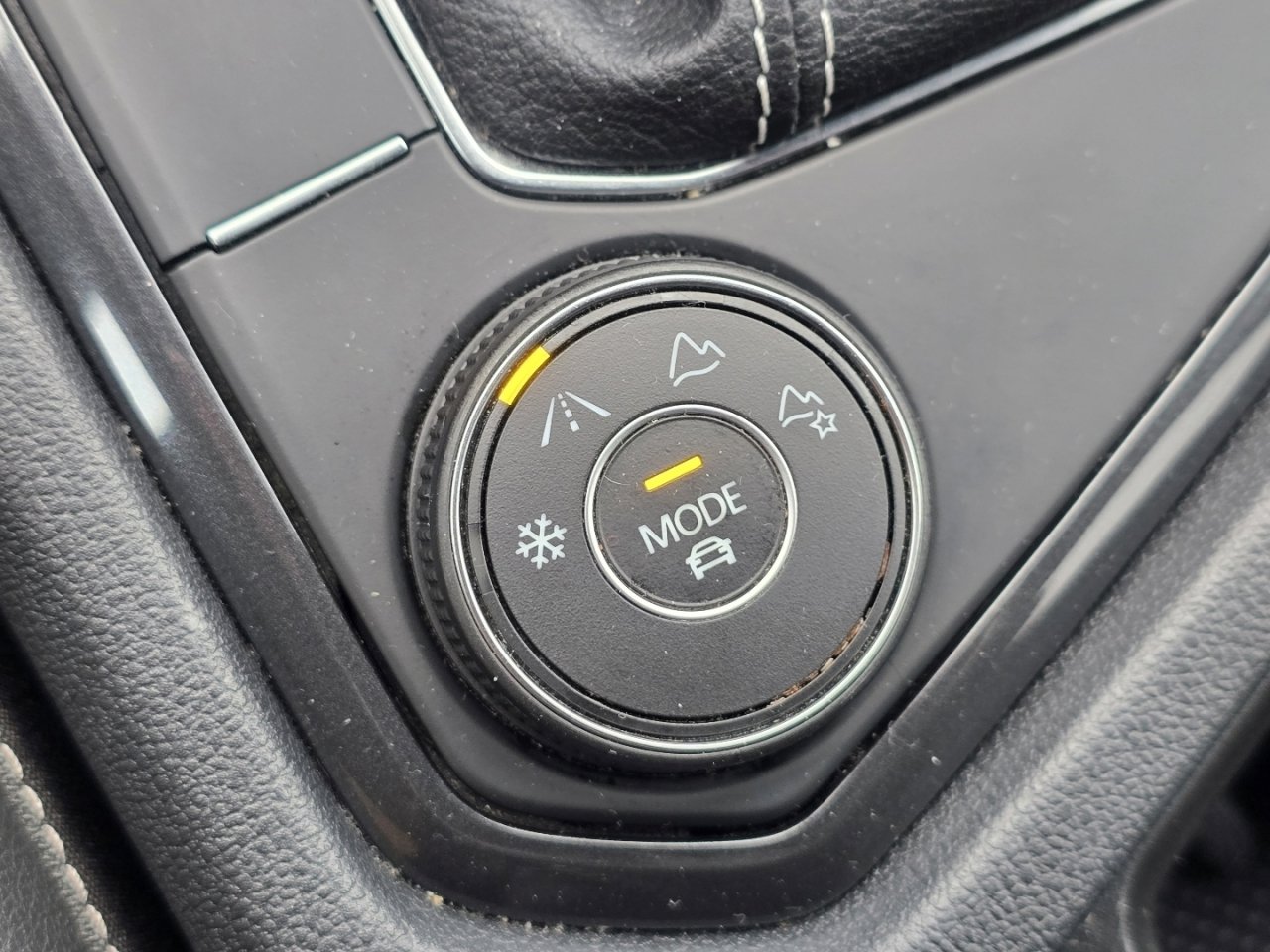 Used 2022 Volkswagen Tiguan SEL R-Line image 19