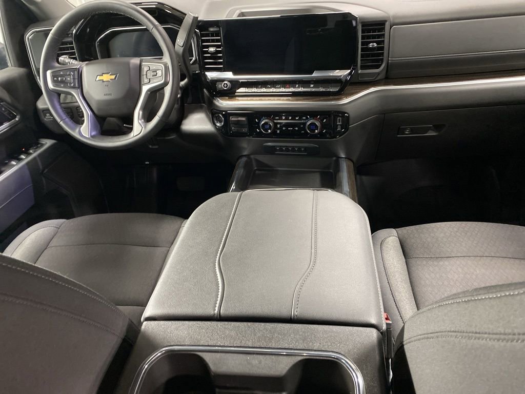 Used 2025 Chevrolet Silverado 3500 LT w/ All Star Edition image 3