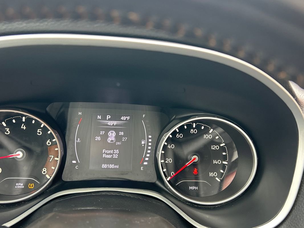 Used 2020 Jeep Compass Latitude FWD image 10