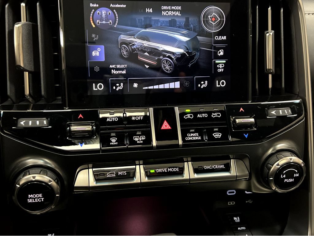 New 2026 Lexus LX 700h Luxury w/ Appearance Package AWD/4WD image 17