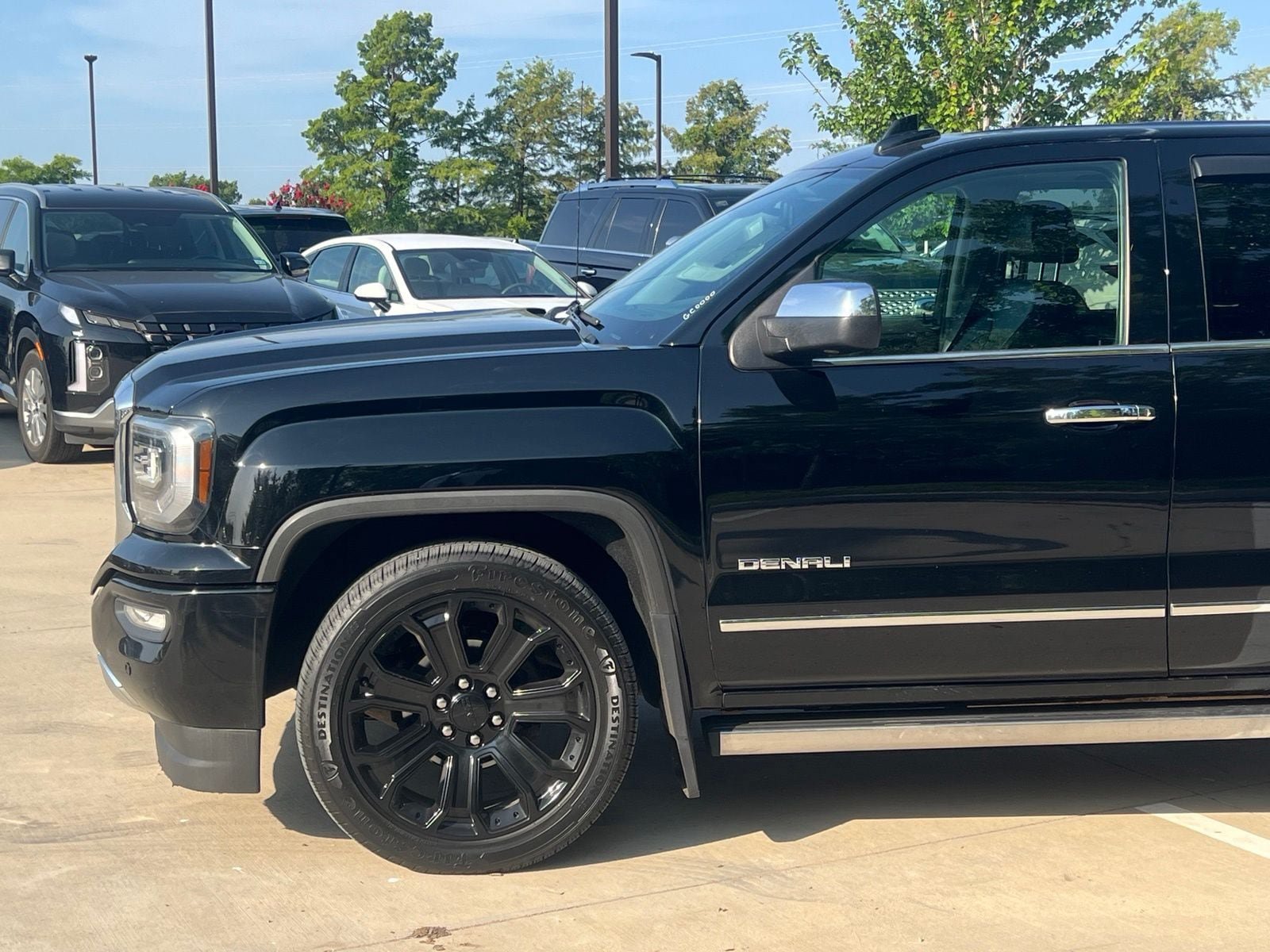 Used 2017 GMC Sierra 1500 Denali w/ Denali Ultimate Package AWD/4WD image 8
