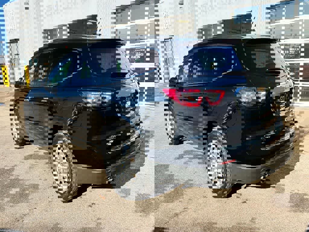 Used 2017 Chevrolet Traverse Premier image 4