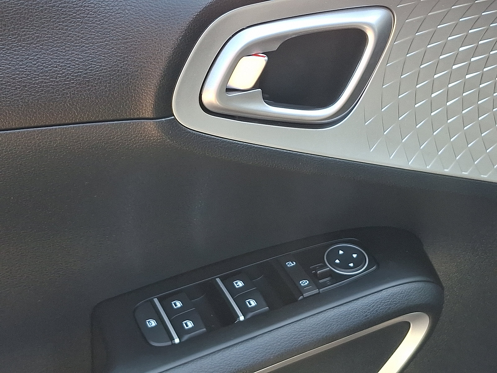 Used 2025 Kia Soul LX w/ LX Technology Package FWD image 12