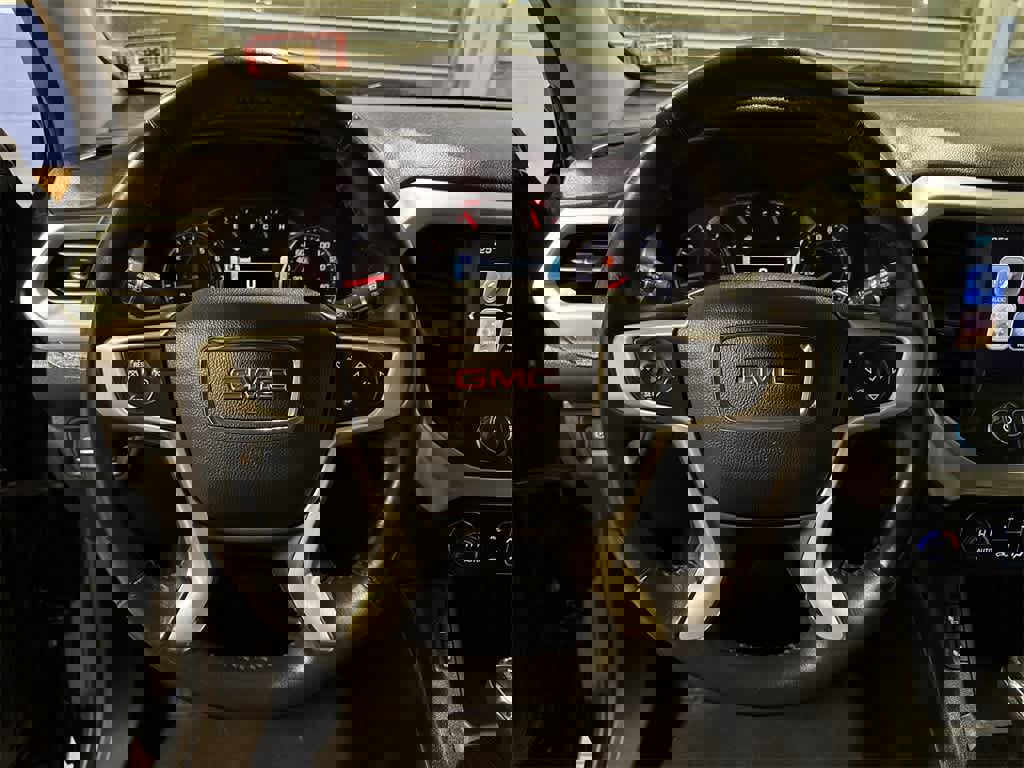 Used 2017 GMC Acadia SLT image 19