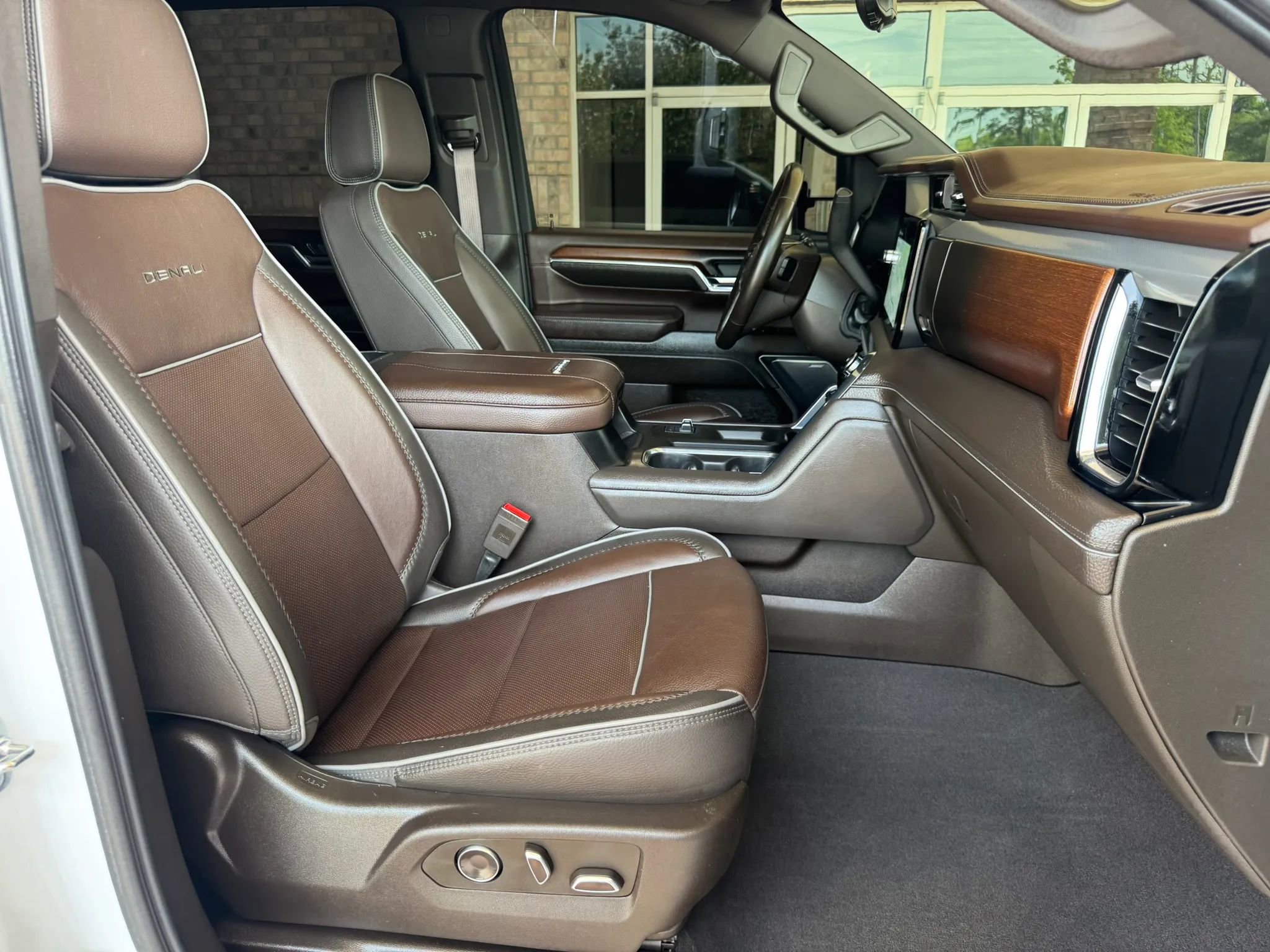 Used 2024 GMC Sierra 2500 Denali w/ Denali Reserve Package image 28