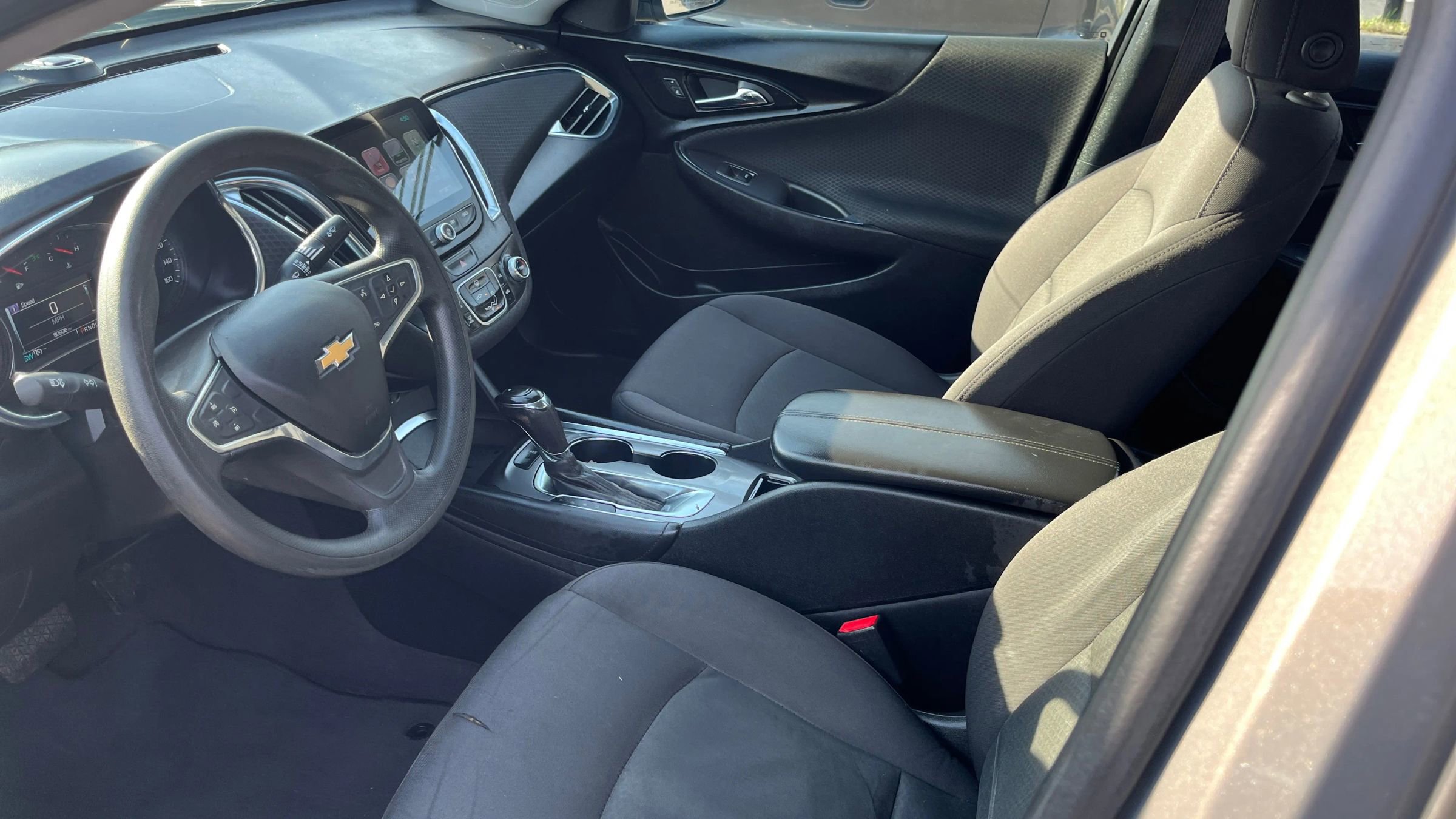 Used 2017 Chevrolet Malibu LT image 15