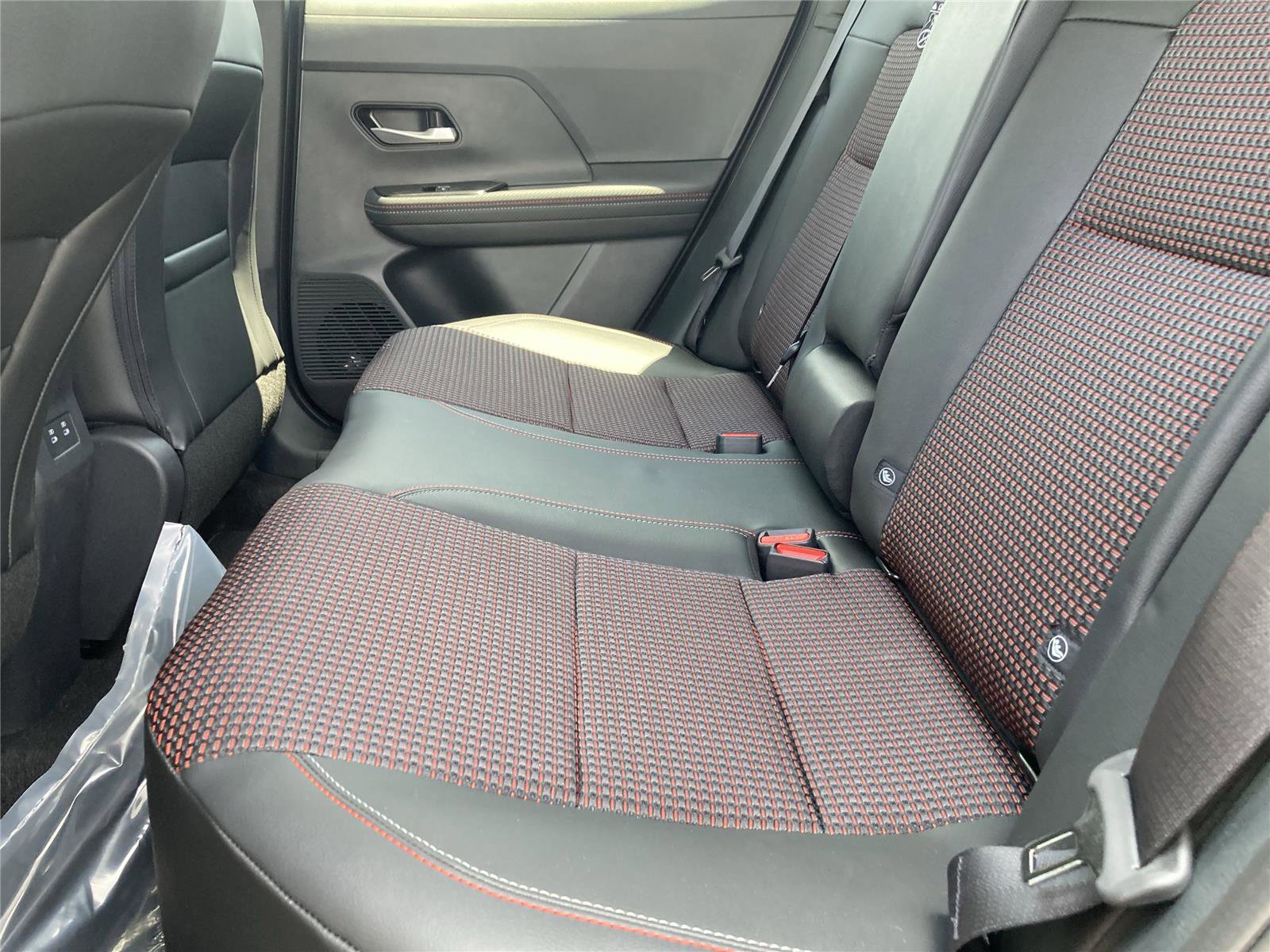 New 2025 Nissan Kicks SR image 37